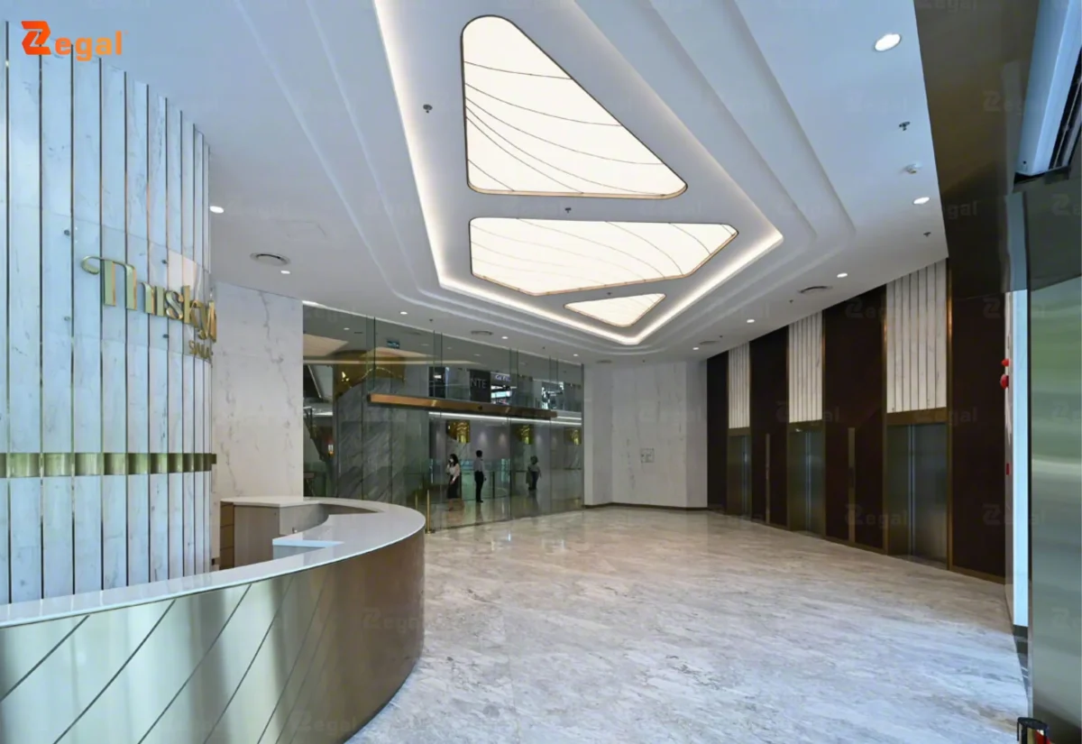 Hệ thống LED đi kèm với trần xuyên sáng có tuổi thọ cao và tiết kiệm điện