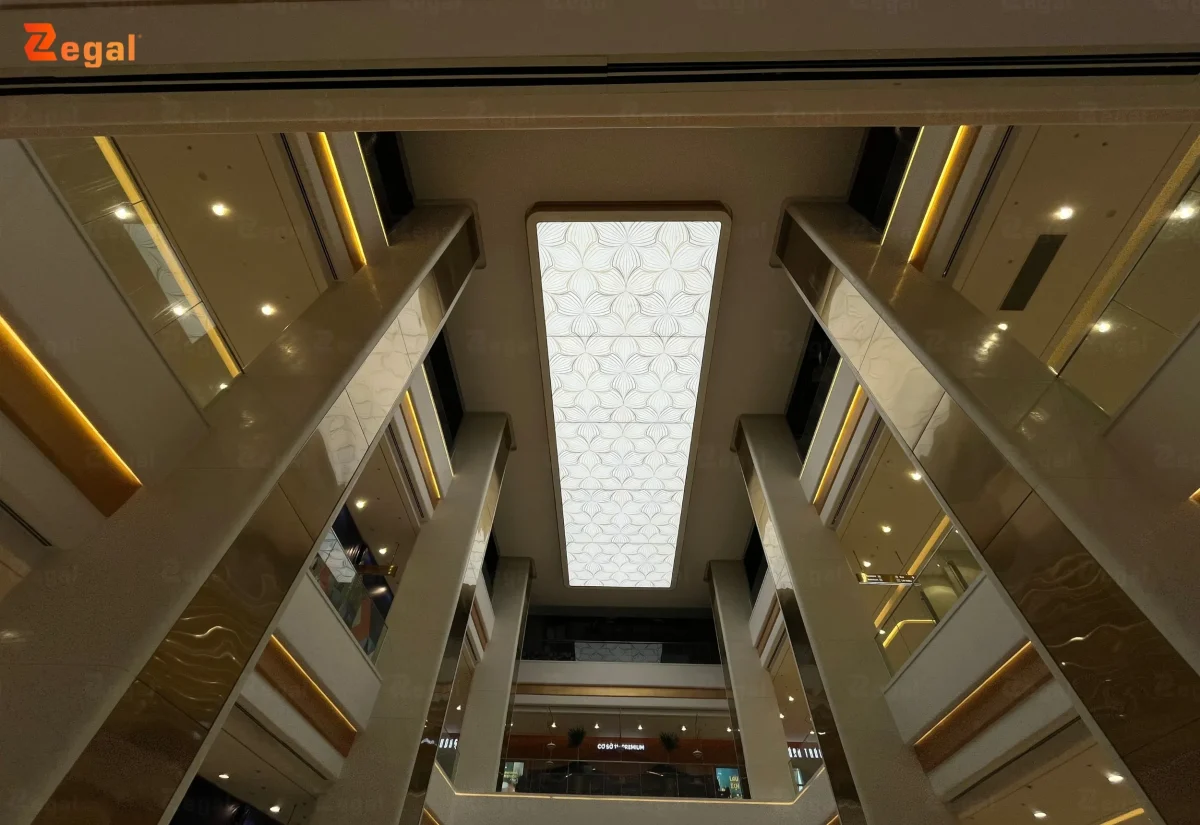 Trần xuyên sáng cho trung tâm thương mại đòi hỏi kinh nghiệm, kỹ thuật và sự chính xác