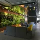 Trần gương tại khu vực showroom giúp tối ưu hóa trải nghiệm trải nghiệm