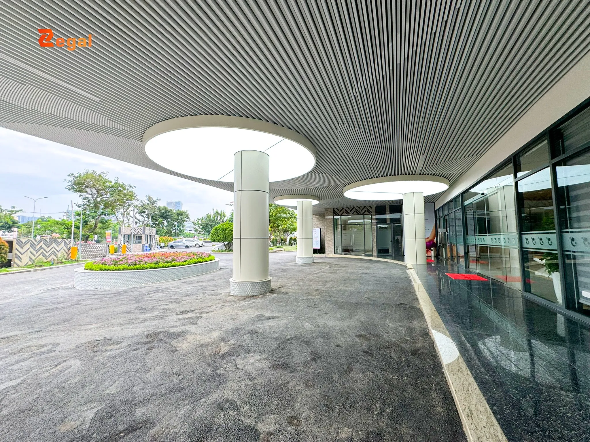 Nguyên lý hoạt động của hệ thống này tương tự trần xuyên sáng trong nhà