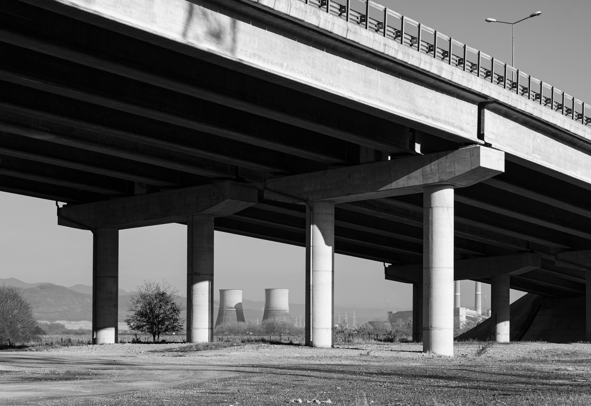 Một cây cột chịu lực sẽ được để lộ rõ vai trò của nó thay vì ẩn sau lớp thạch cao trang trí (Nguồn: Internet)