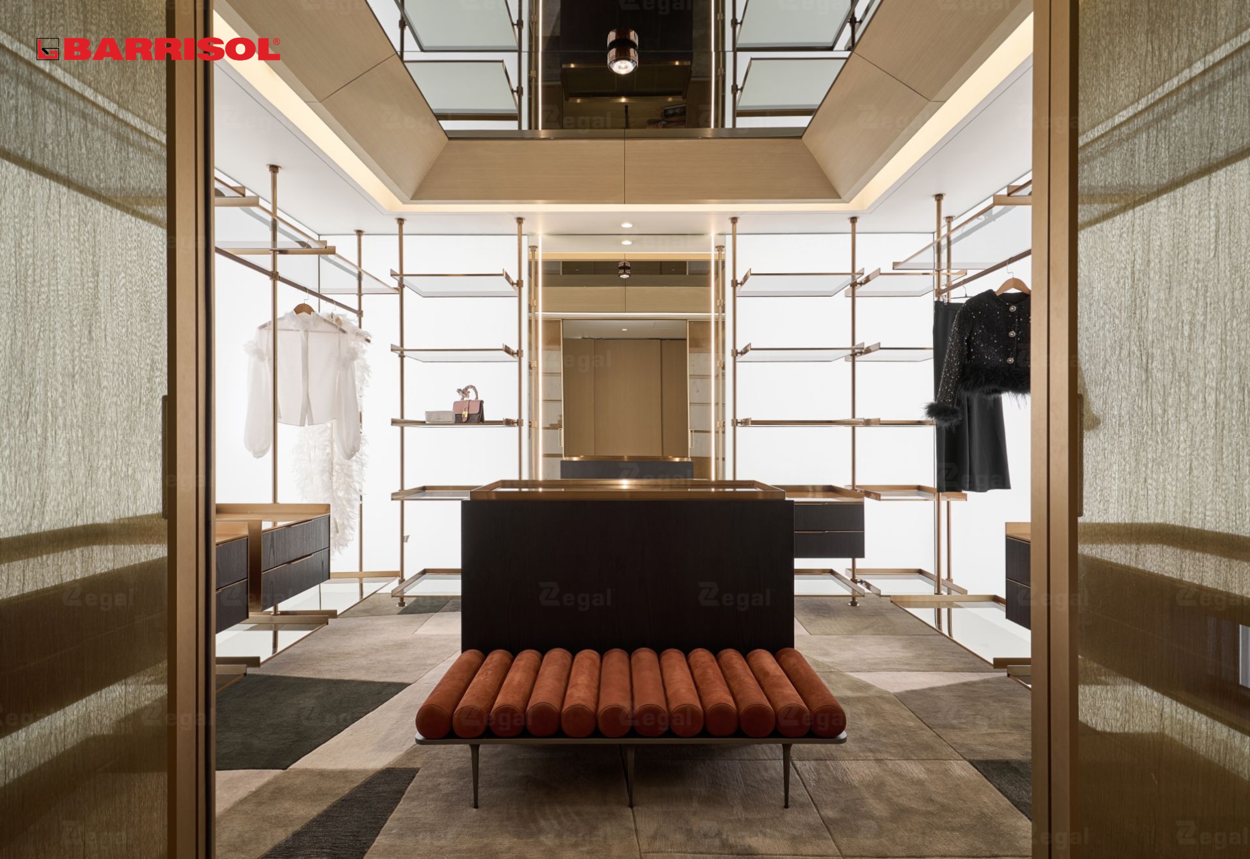 Vách xuyên sáng thường được dùng làm nền trưng bày sản phẩm