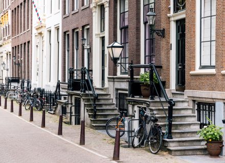 Nhà phố hẹp đặc trưng tại Hà Lan (Nguồn: Internet)