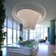 Một sáng tạo hoàn hảo cho sảnh chờ của Novaworld là trần in kết hợp với trần xuyên sáng của Zegal hình phễu, để tạo nên một không gian nổi bật  
