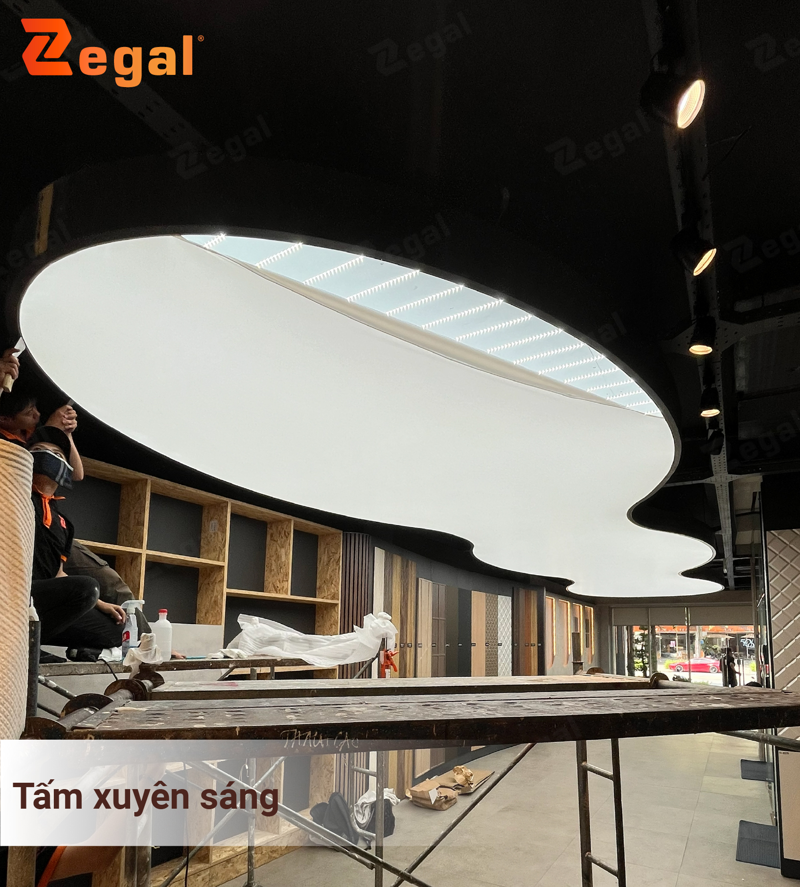 Tấm xuyên sáng được lựa chọn phù hợp với hệ LED, giúp trần xuyên sáng giá rẻ vẫn đảm bảo ánh sáng đồng đều và hiệu quả sử dụng.