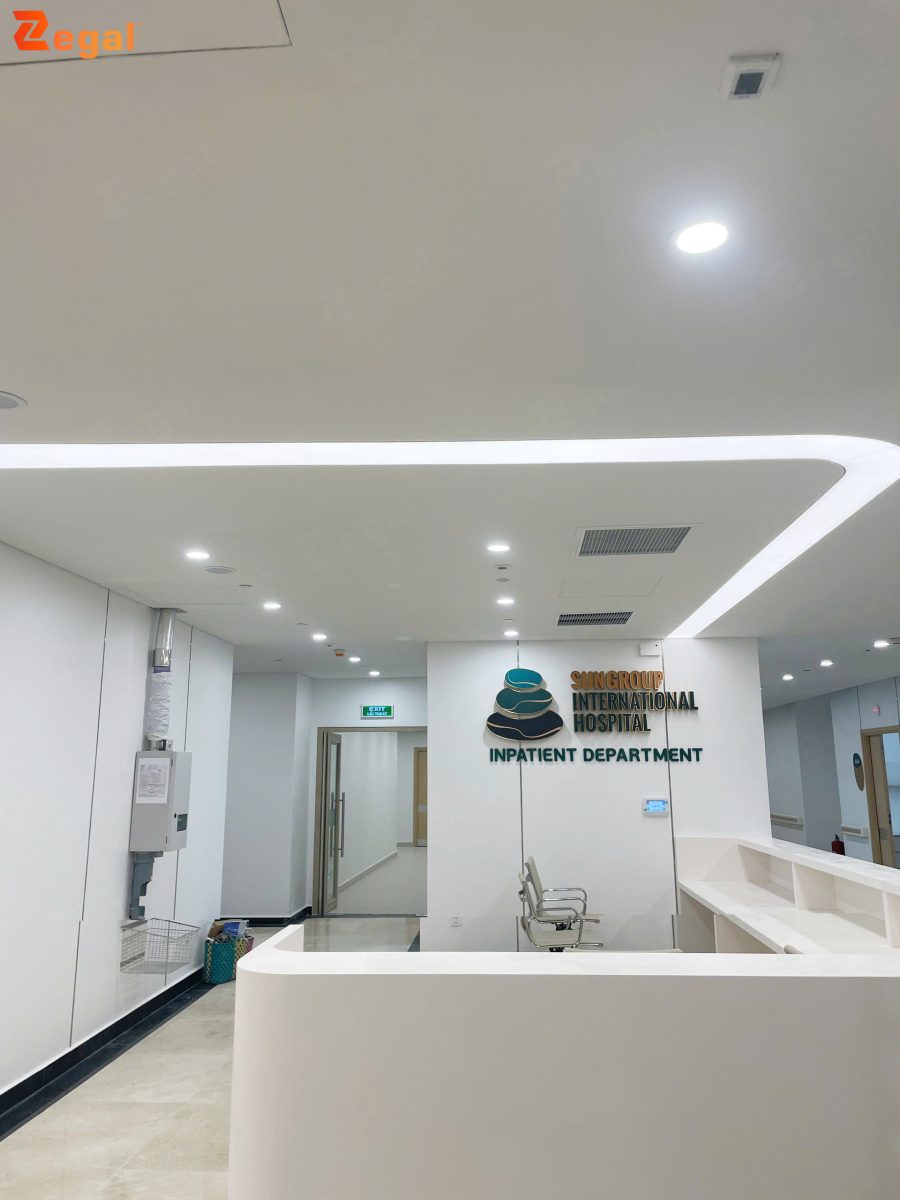 Dự án Bệnh viện Mặt Trời Phú Quốc do Zegal thực hiện, sử dụng hệ trần xuyên sáng Barrisol.